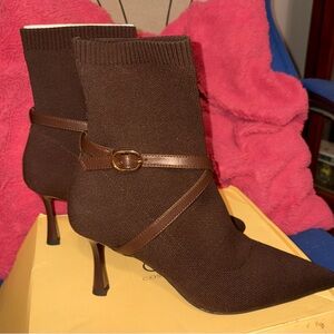 BelleVoyage Minimalist Pointed Toe Stiletto Ankle Boot